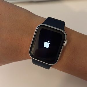 Apple Watch Series 6 GPS, 40mm Silver Aluminum Case with Deep Navy Sport Band